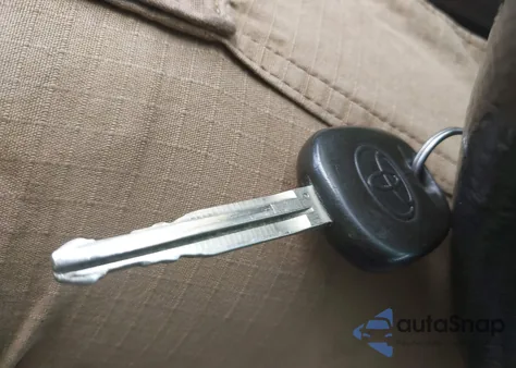 2004 Toyota Highlander V6 from USA, damaged, VIN JTEEP21A040013238